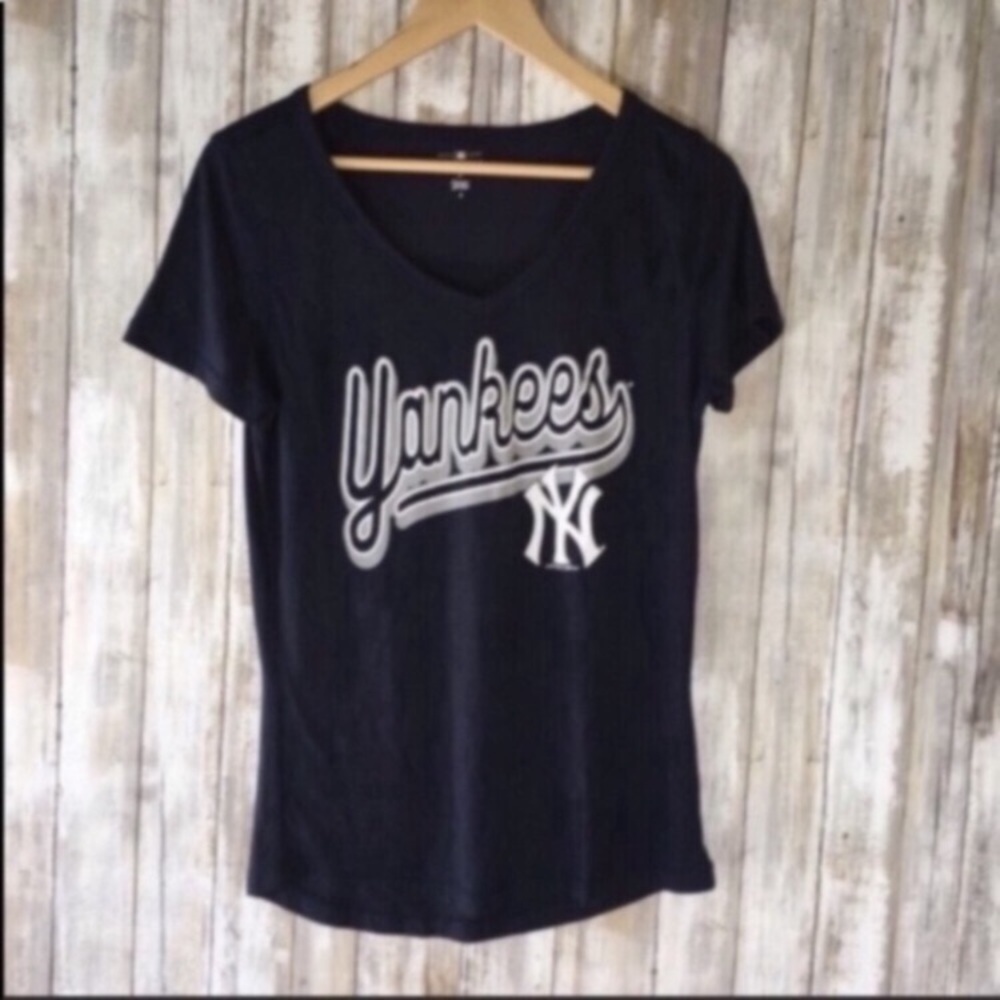 MLB New York Yankees Baseball Tee - Picture 4 of 4